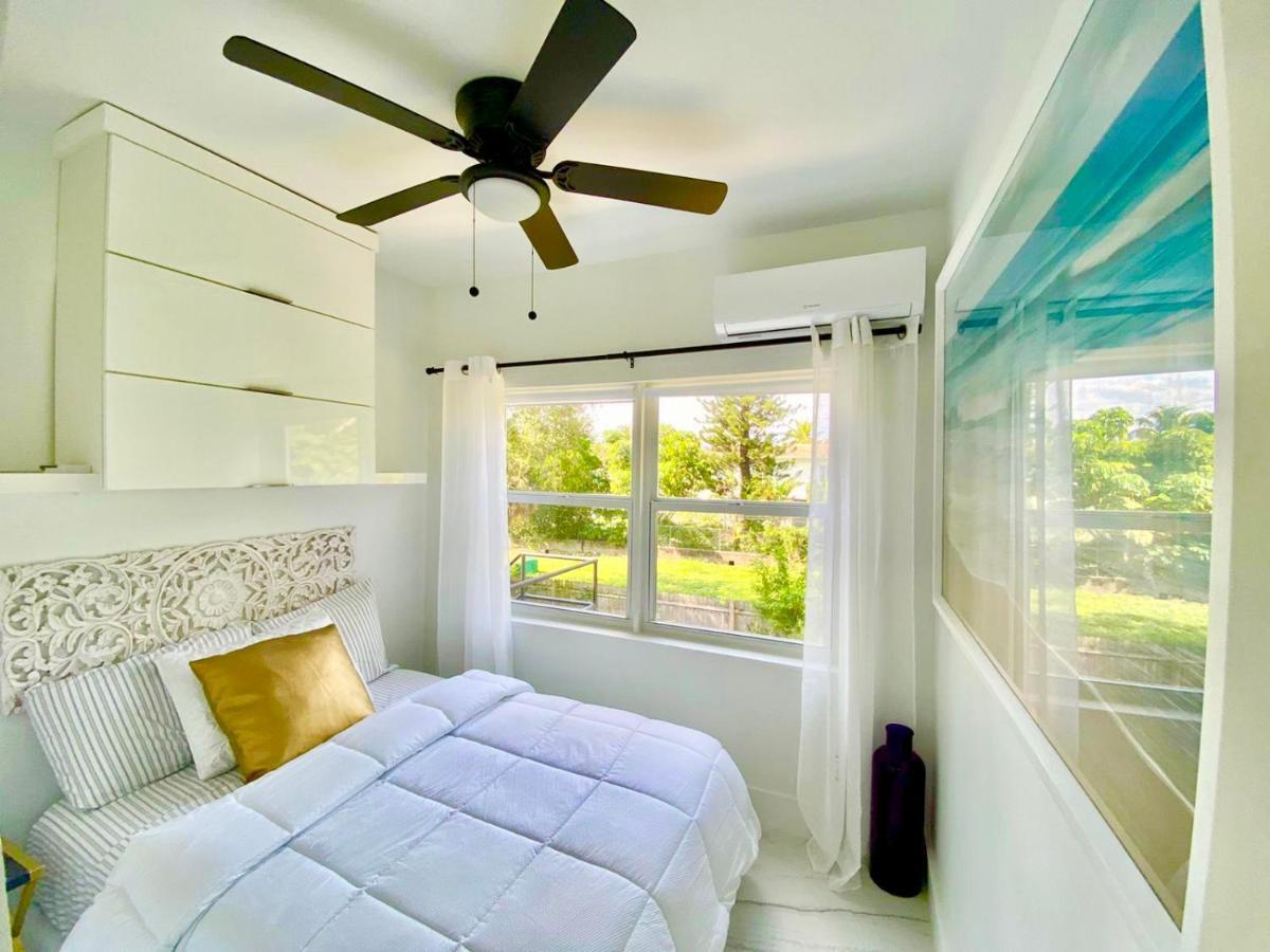 3 Seasons At The Carrington 3 Separate 2 Bedroom 1 Bathroom Apartments And A 3 Bedroom 2 Bathroom Villa Miami Exterior foto