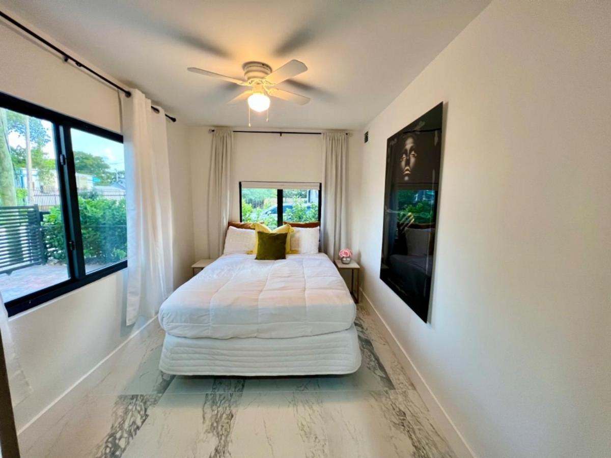 3 Seasons At The Carrington 3 Separate 2 Bedroom 1 Bathroom Apartments And A 3 Bedroom 2 Bathroom Villa Miami Exterior foto